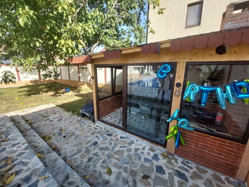 Dobroesti, Cora Pantelimon, casa individuala P+1, curte 650 mp + piscina, lac