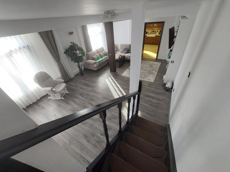 Dobroesti, Cora Pantelimon, casa individuala P+1, curte 650 mp + piscina, lac